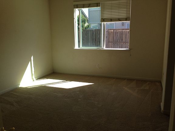 4th image of 10802 Merritt Dr