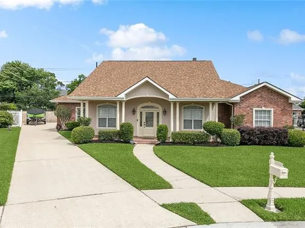 9 Brittany Pl, Arabi, LA 70032