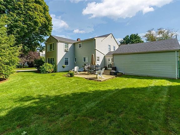 5th image of 141 Beamis Ave