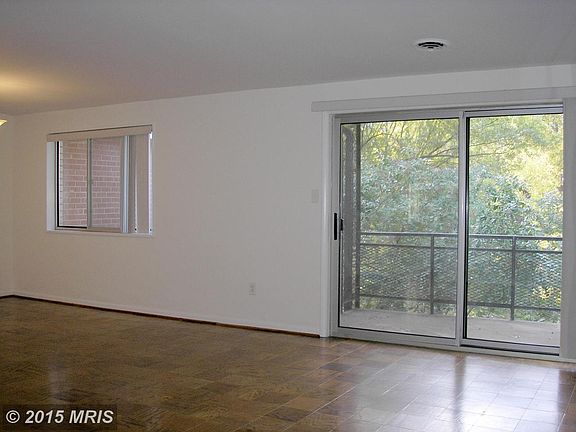 3rd image of 10232 Rockville Pike APT 401