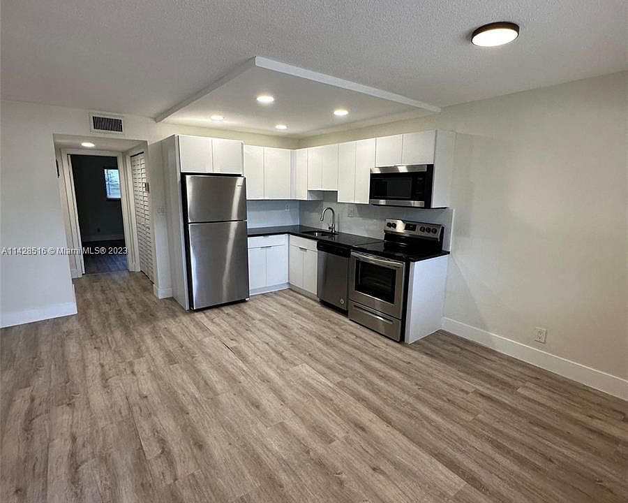 1st image of 615 NE 26th St APT 4