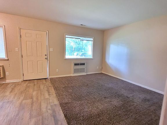 2nd image of 925 Princess Dr APT B