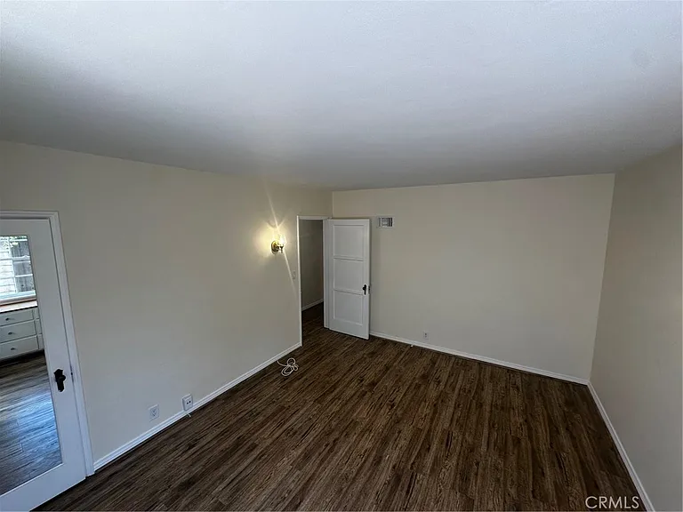 2151 N Altadena Dr — Photo 15