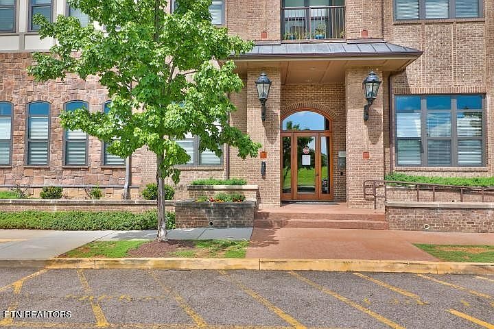 1st image of 445 W Blount Ave APT 111