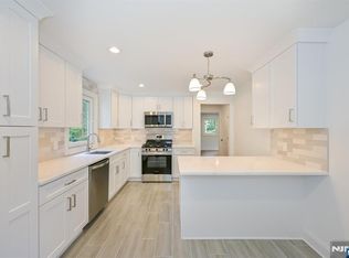 201 Dixon Ave, Dumont, NJ 07628