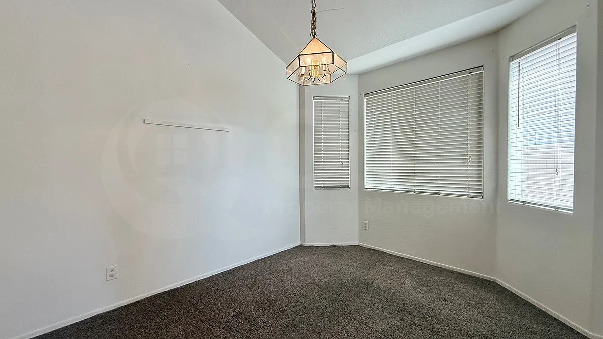 4 bed, 4.0 bath, 2159 sqft, $2,150 — Photo 3
