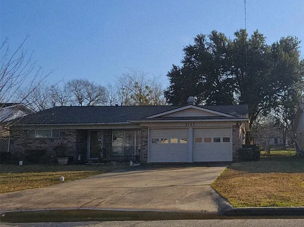 3107 Eastland Ave, Greenville, TX 75402