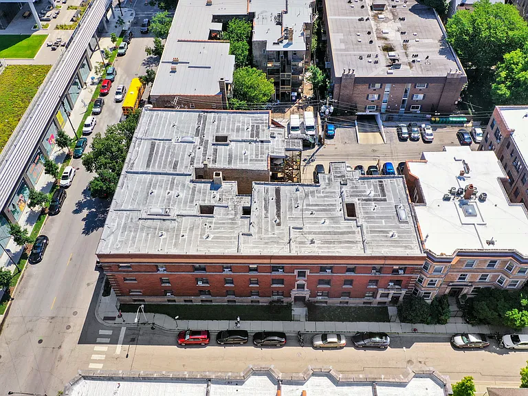821 W Montrose — Photo 11