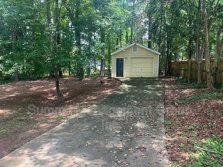 916 Curry Cir SE — Photo 37