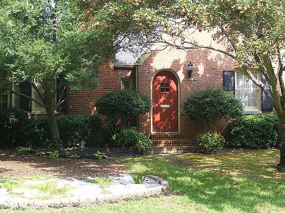 2nd image of 215 Park St