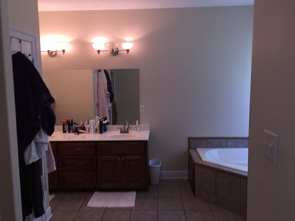 3rd image of 238 Lincoln Dr