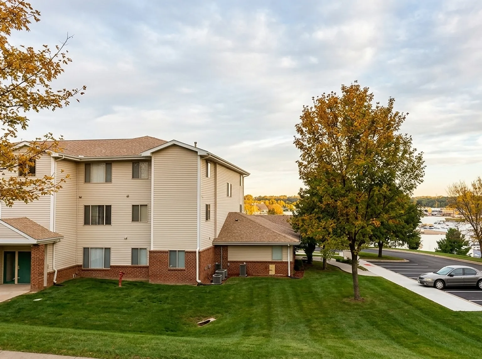 South Hills Apartments — Photo 1