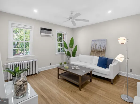 2228 40th St NW APT 1, Washington, DC 20007