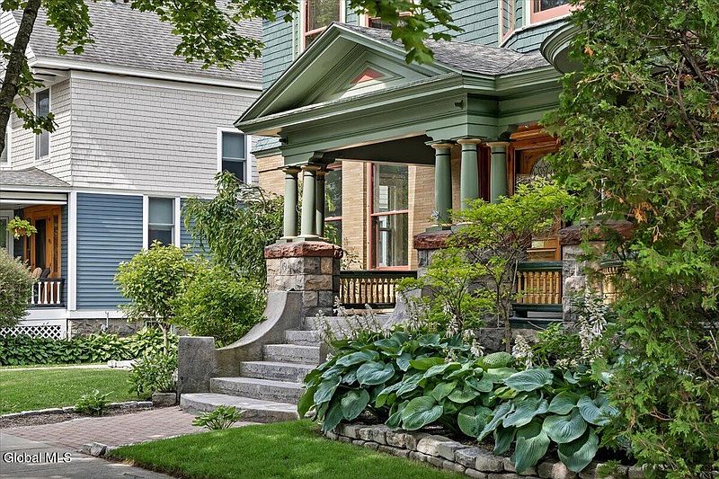3rd image of 19 Marion Place