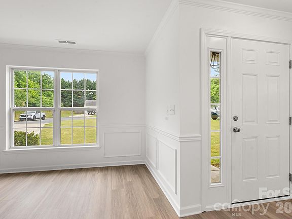 2nd image of 1602 Tate Rd