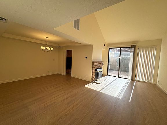 5th image of 1037 Northoak Dr