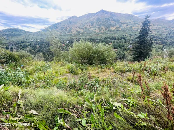 4221 Birdsong Dr, Eagle River, AK 99577