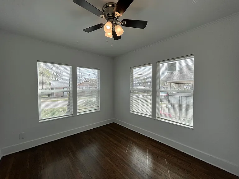 720 N Columbia Ave — Photo 17