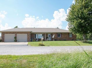 801 S Cottonwood St, Virginia, IL 62691