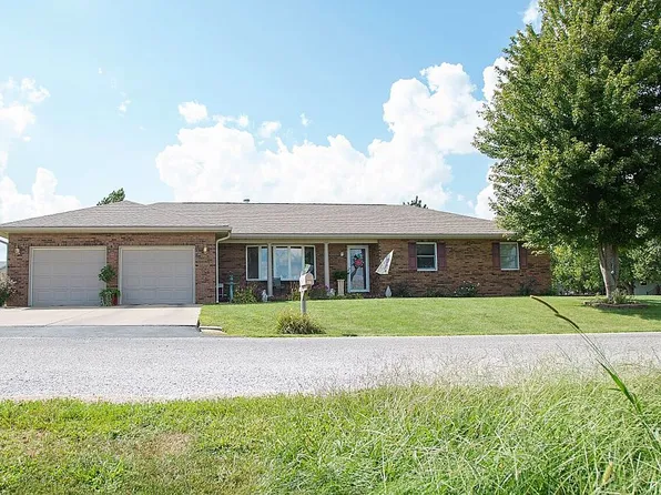 801 S Cottonwood St, Virginia, IL 62691