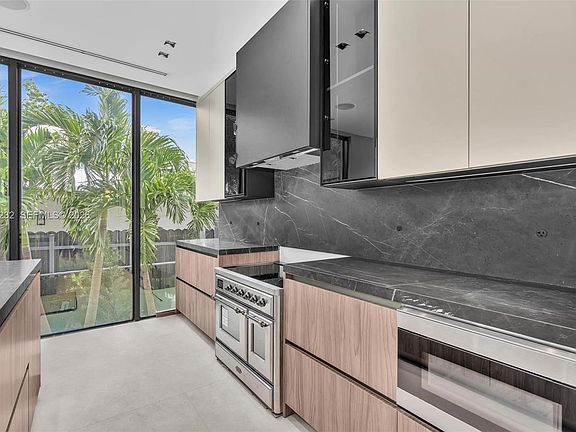 4th image of 6020 Alton Rd