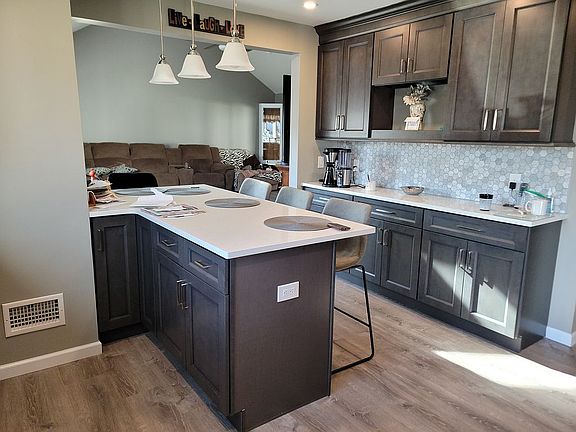 5th image of 19 Armon Dr
