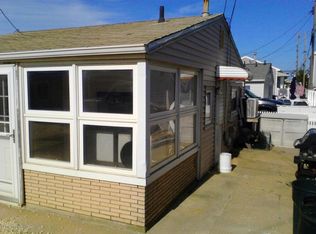 30 Kingfisher Ln, Toms River, NJ 08753