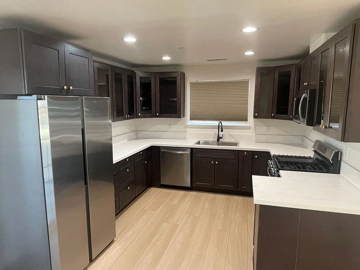 Paradise Executive Home for Rent-2 bed 3 bath + 2 Bonus Rooms View property 2000Sqft + — Photo 3