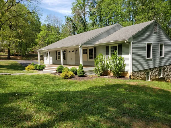 445 Andrew Dr, Troutville, VA 24175