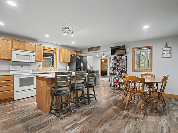 5th image of 2838 210th St