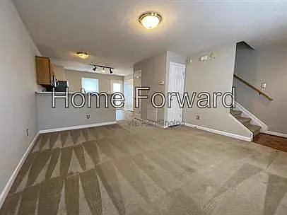 461 Dabney Dr — Photo 2