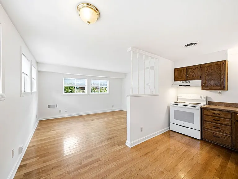 1271 Cherokee Rd — Photo 3