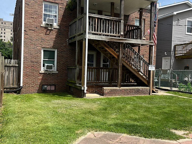 821-823 S 5th St #821 — Photo 3