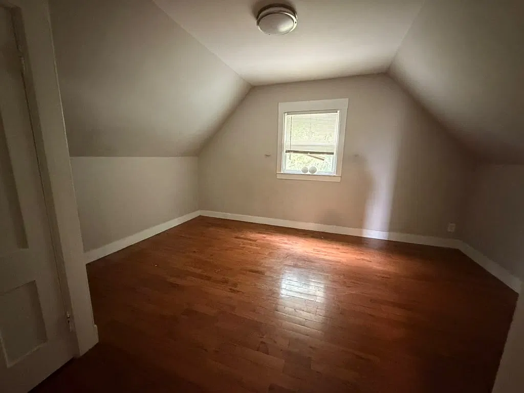 4 bed, $2,050 — Photo 3