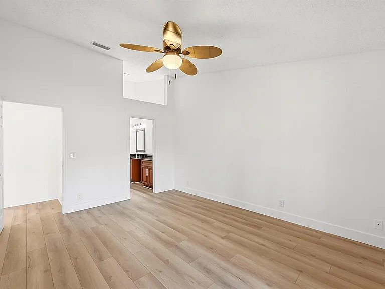 7618 Pinewalk Dr S #132 — Photo 10
