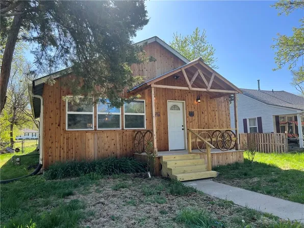 6807 Washington St, Saint Joseph, MO 64504