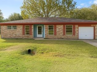 136 Campbell Rd, Winnie, TX 77665