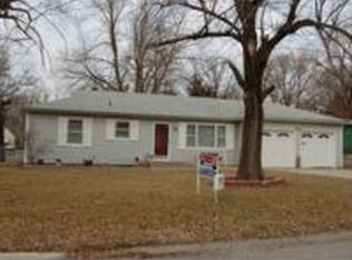 913 S Windsor Rd, Olathe, KS 66061