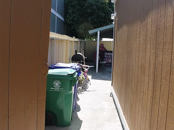 5th image of 1305 California Ave APT 9