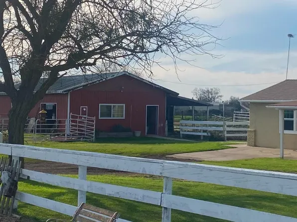 5801 Pleasant Valley Rd, Oakdale, CA 95361