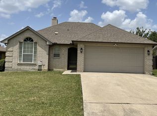 5637 Maceo Ln, Fort Worth, TX 76112