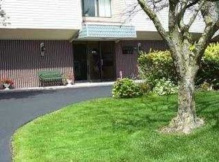 5860 Cresthaven Ln APT 1C, Toledo, OH 43614