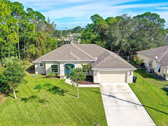 3rd image of 1373 SE Proctor Lane