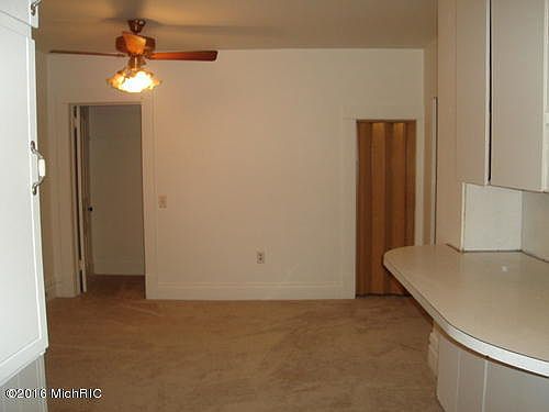 5th image of 108 Mill St