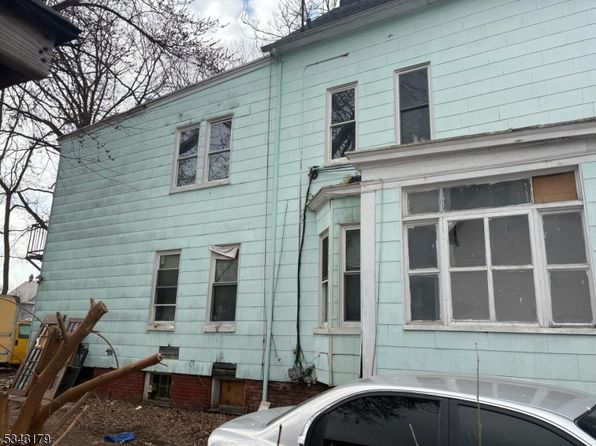 newark-new-jersey-448249061 picture