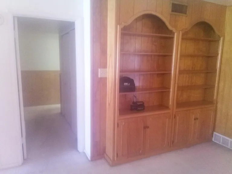 Hallway to bedrooms