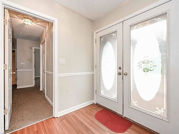 3rd image of 210 Sweet Bay Ln