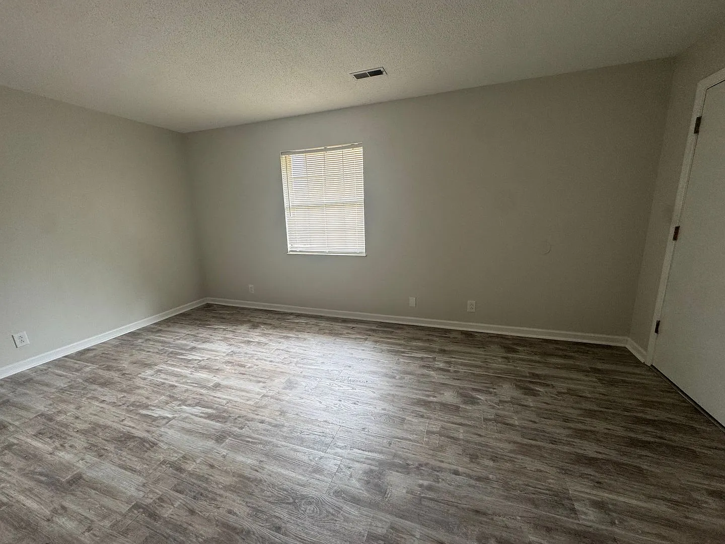 212 S. David Ln. — Photo 4