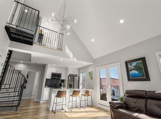 254 Everett St #3, Boston, MA 02128