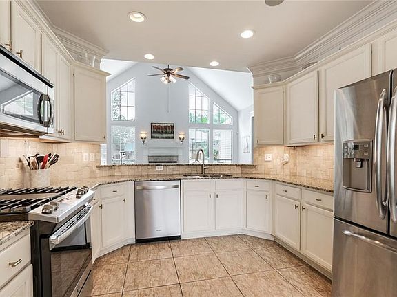5th image of 920 Bald Cypress Dr